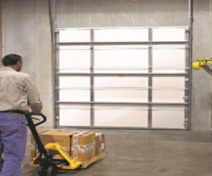 CommercialGarageDoor_WayneDalton_SectionalDoors_InsulatedSteel_Modelc-24